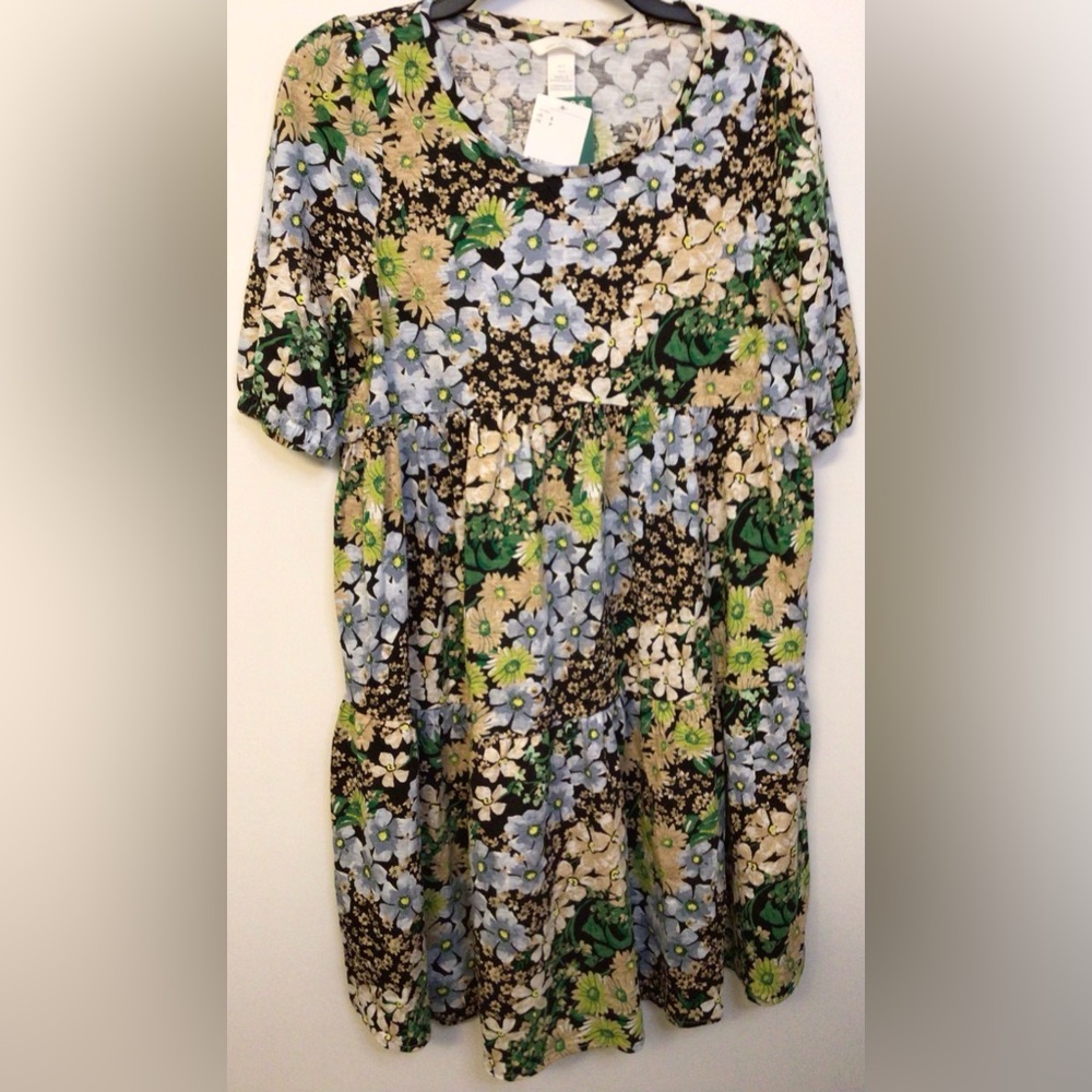 H&M Maternity Top green blue black floral size small